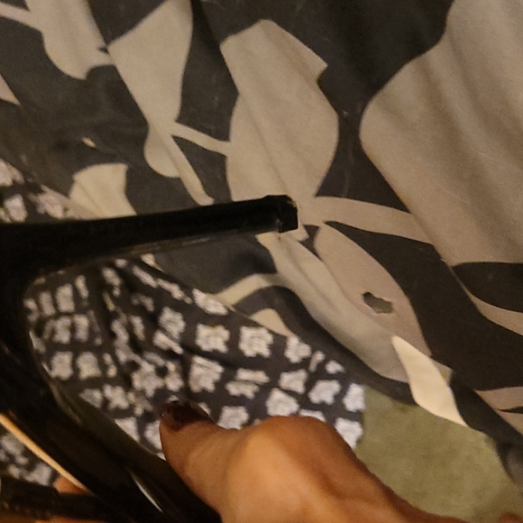 Heels - Picture 6 of 8